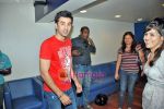  Ranbir Kapoor at Wake Up Sid photo shoot for bookmyshow.com winners in CNN IBN Offic on 3rd Oct 2009 (2).JPG